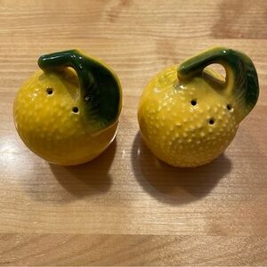 Vintage lemon salt and pepper shakers bright design. Excellent condition